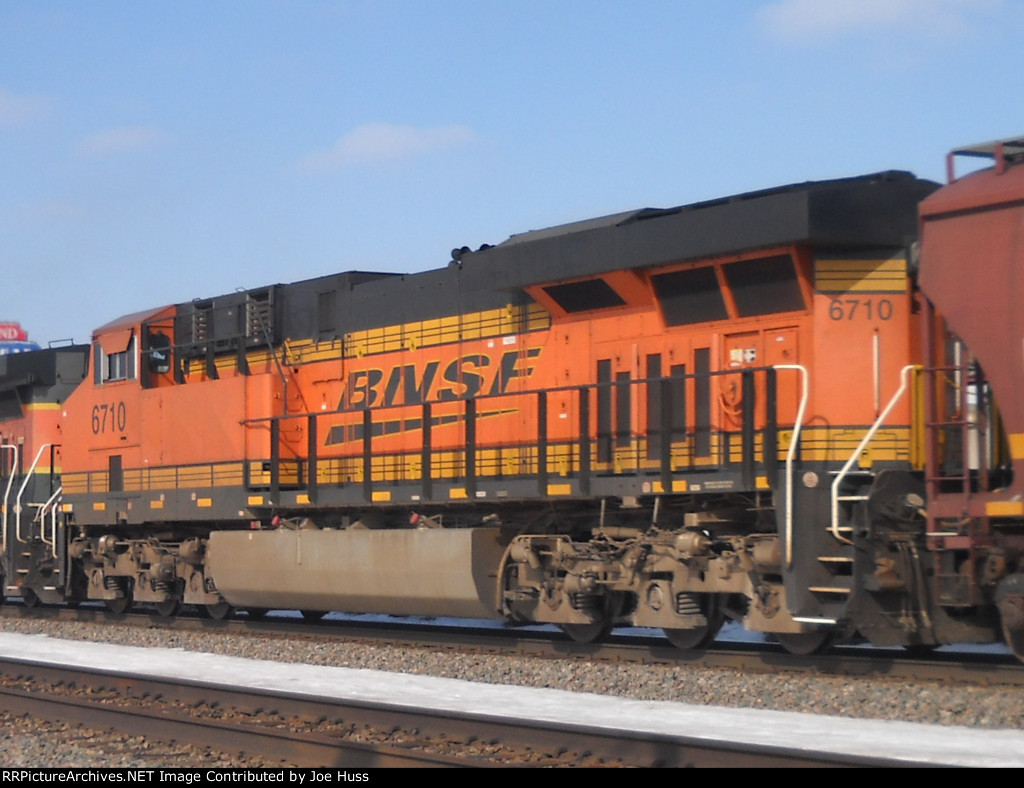 BNSF 6710